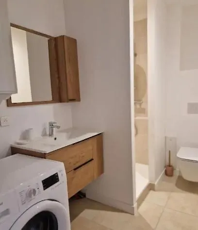 Апартаменты Appartement Avec Parking Арль Франция